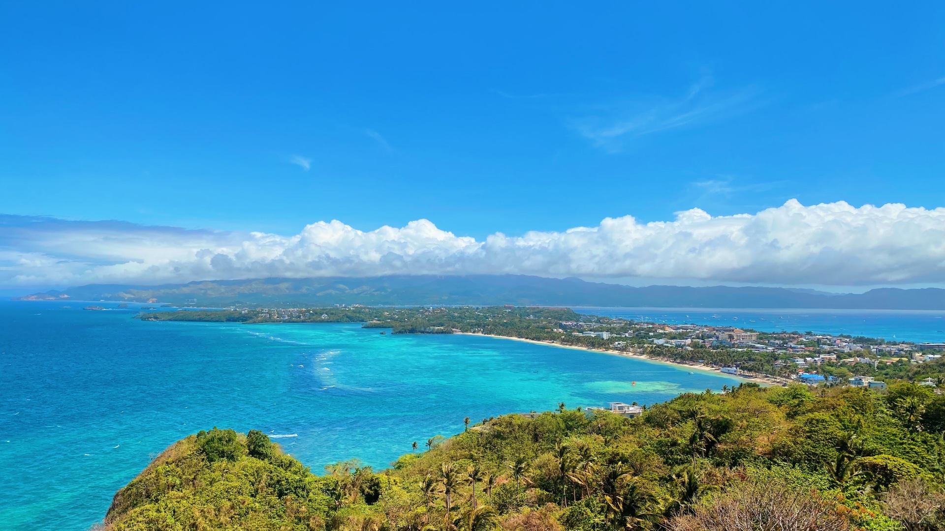 Boracay-Boracay Willy's Rock, Bulabog Beach, Crystal Cove island, Puka Shell Beach travel guide