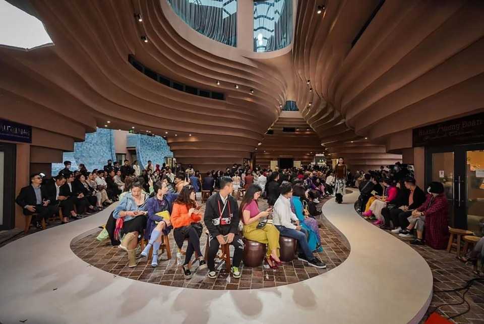 Hanoi-Bat Trang Ceramic Community in Vietnam Designed by Architects to Display Artisans' Works and Retell the Village's History