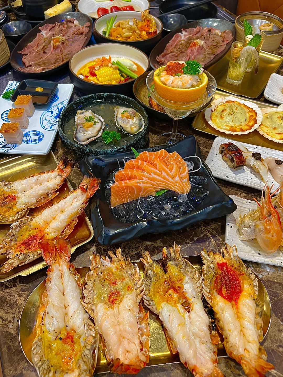 Bangkok-Wisdom International Buffet♾️, a buffet of Chinese, Thai, Japanese and Western food