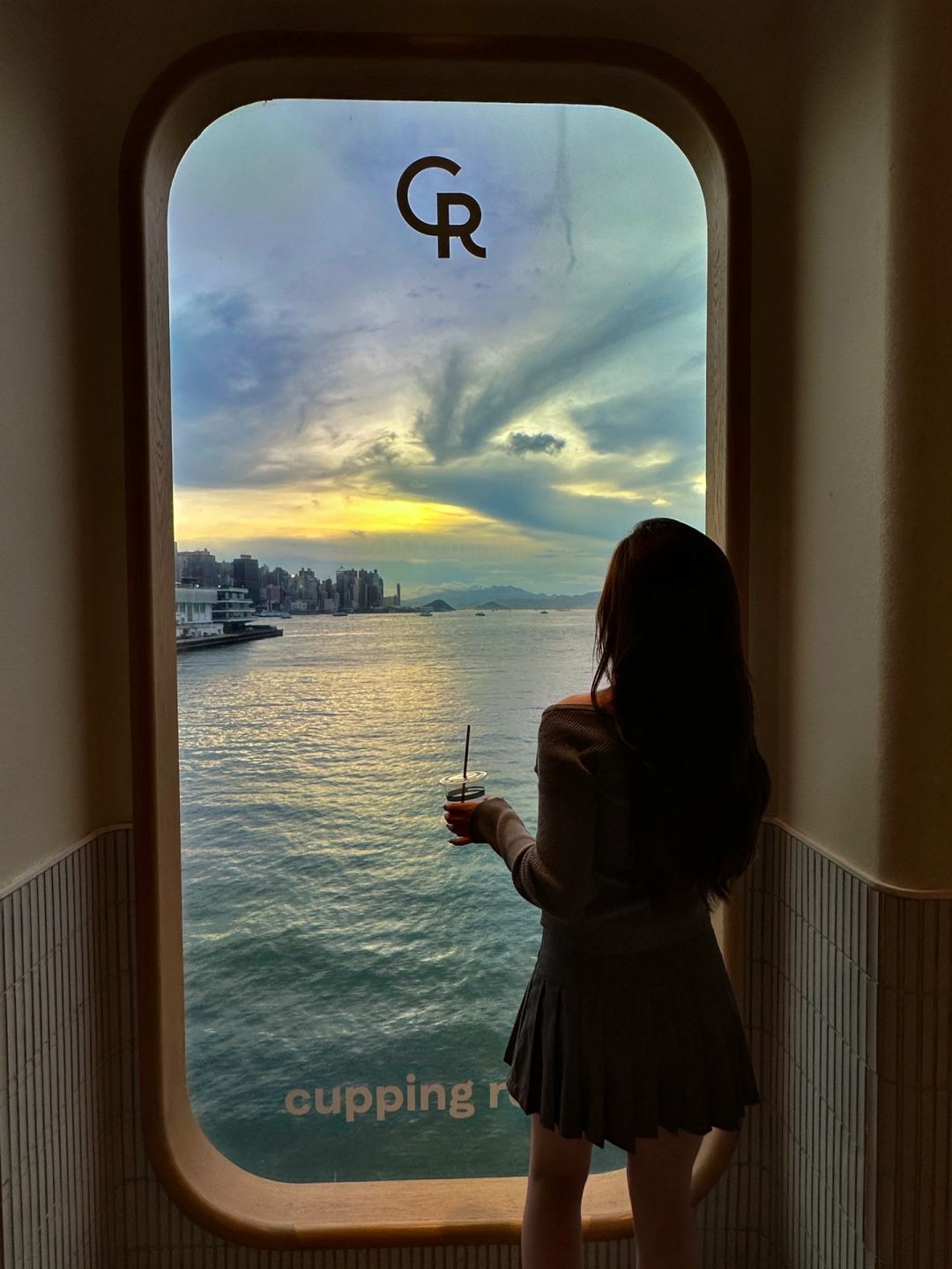 Hong kong-Cupping Room Coffee Roasters in Harbour City, Hong Kong, enjoy the sea and sunset