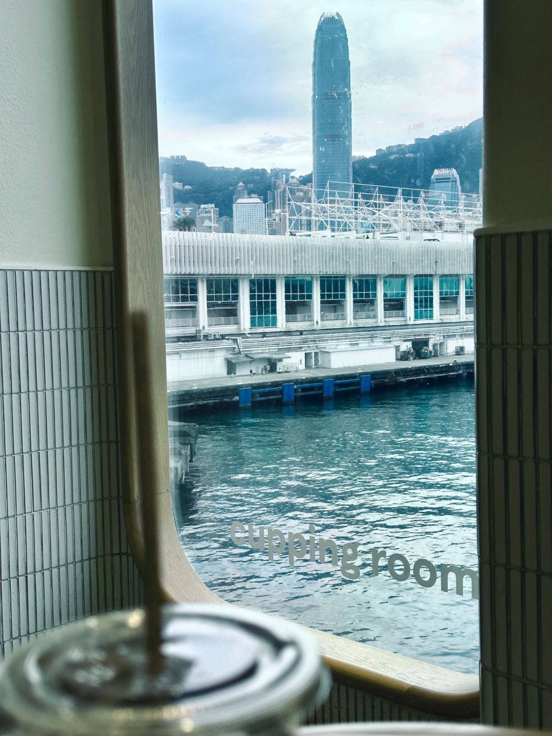 Hong kong-Cupping Room Coffee Roasters in Harbour City, Hong Kong, enjoy the sea and sunset