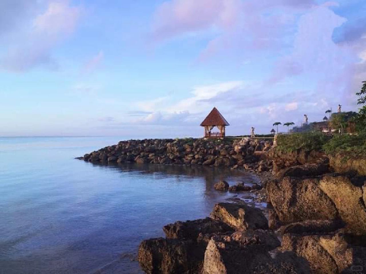 Cebu-The Shangri-La Mactan resort has a private beach and abundant water sports activities