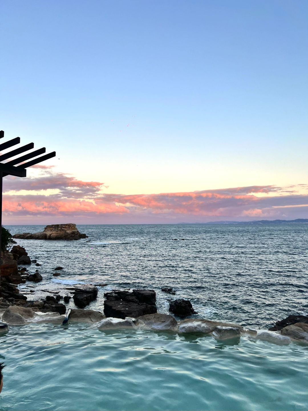 Osaka-Wakayama, Osaka, Japan, Wakayama Shirahama Cliff Hot Spring facing the Pacific Ocean