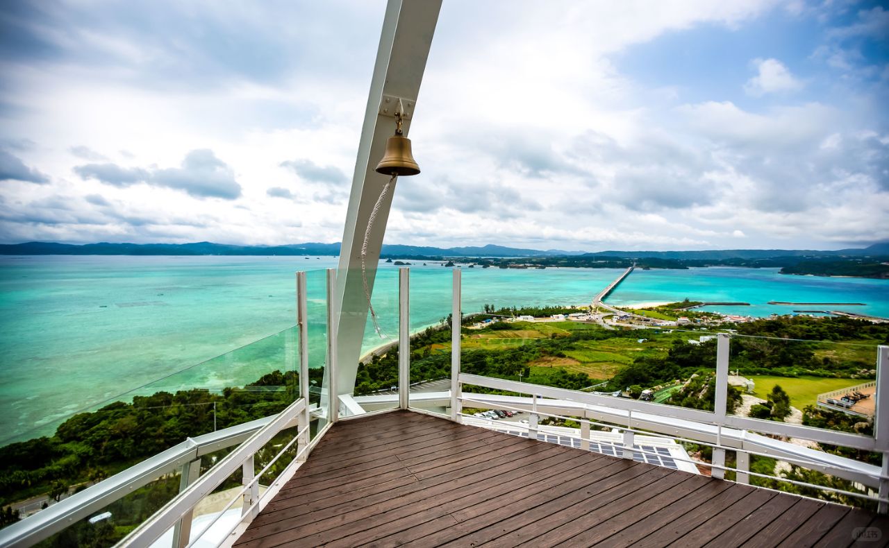 Okinawa-Kouri, the "Island of Love", Okinawa's "Adam and Eve" reproduce in the reef caves of Chigunu Beach