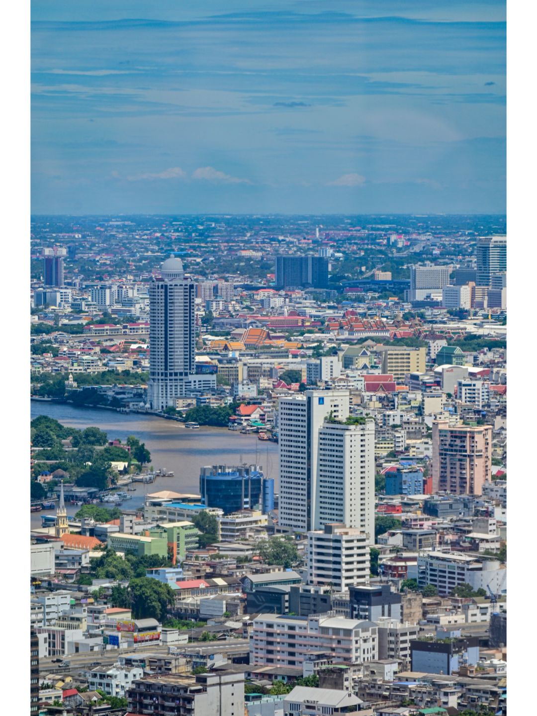 Bangkok-Pixel Tower 55th Arabica Café overlooking Bangkok city view and Chao Phraya River