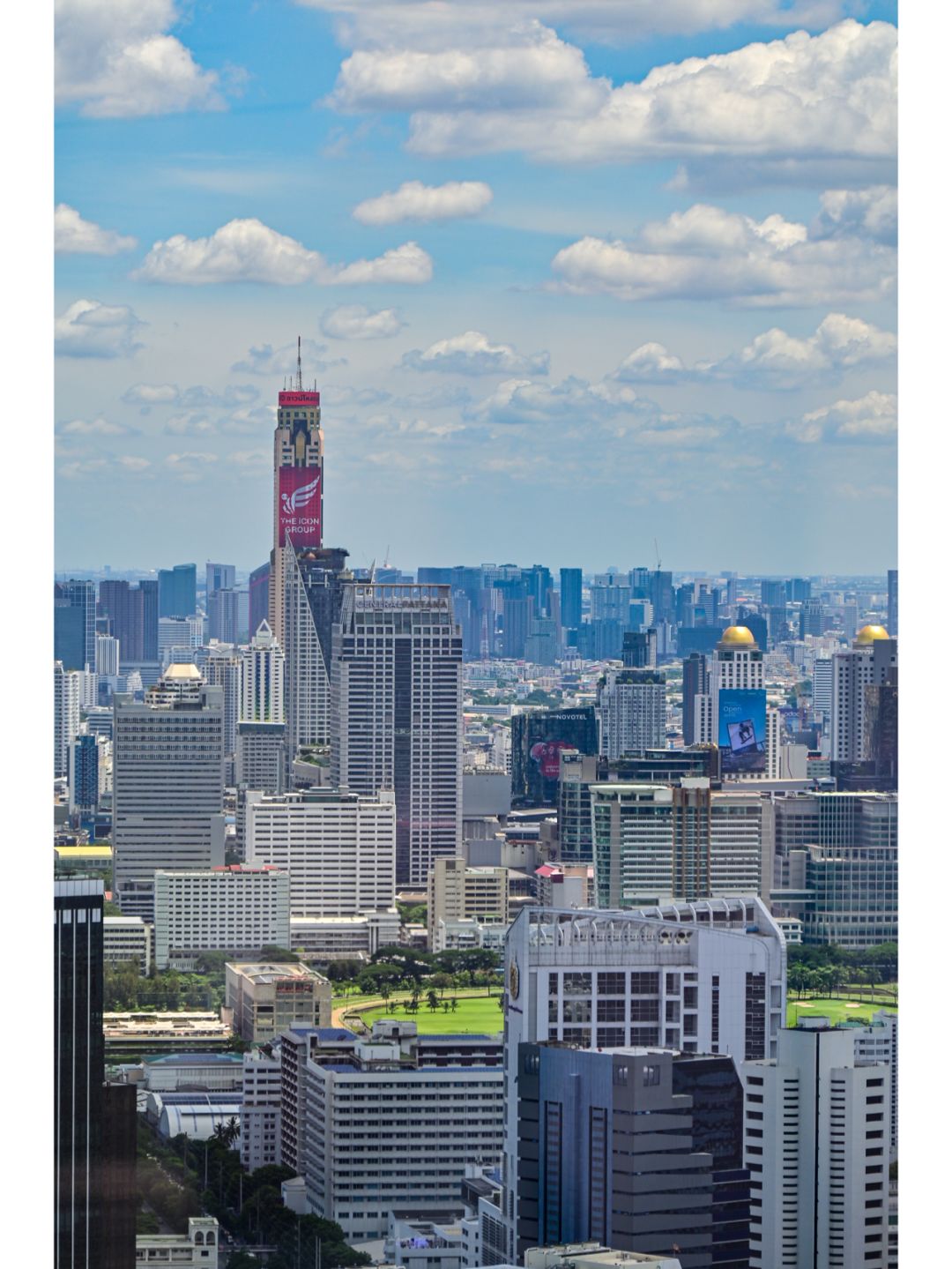 Bangkok-Pixel Tower 55th Arabica Café overlooking Bangkok city view and Chao Phraya River