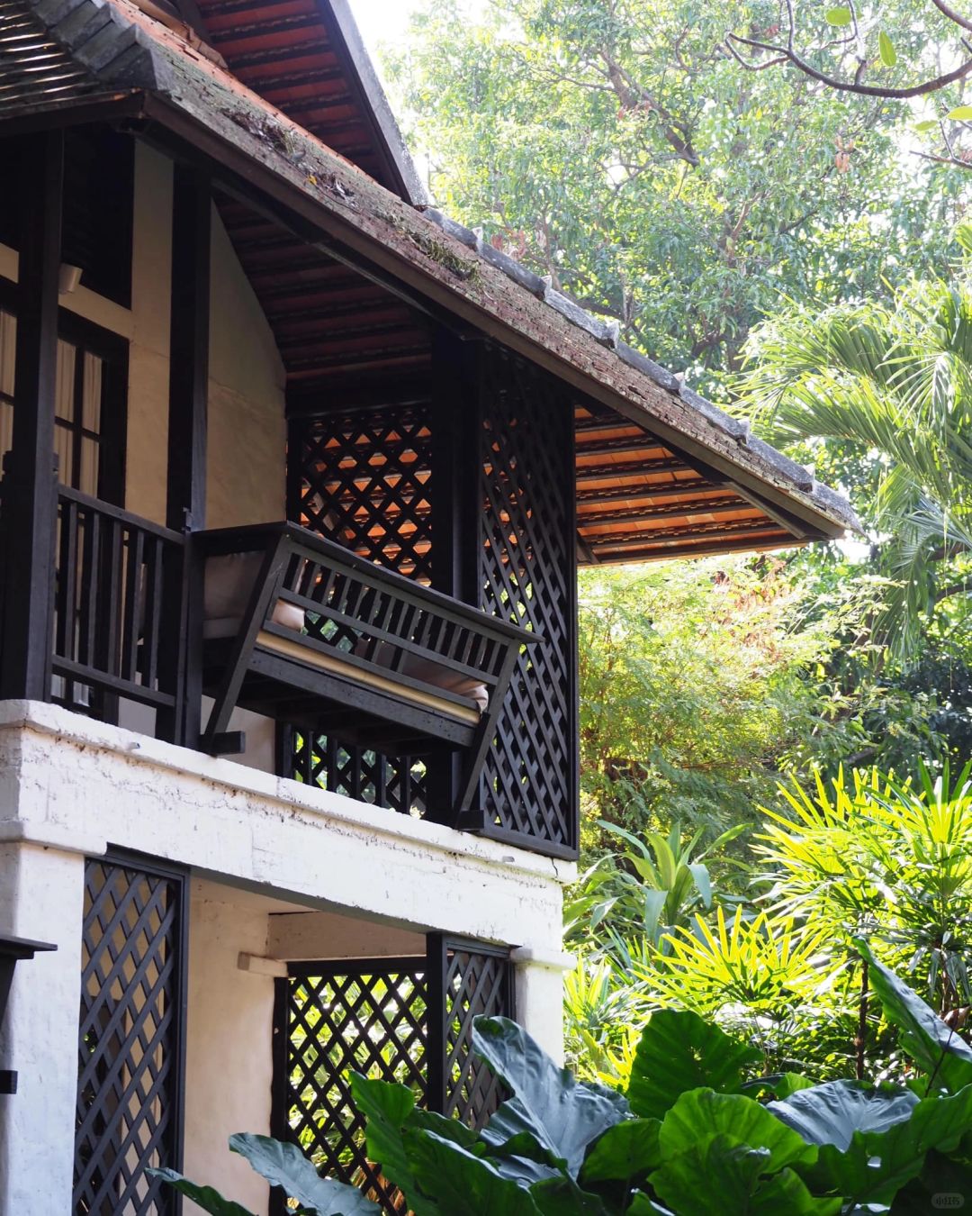 Chiang Mai-TAMARIND VILLAGE Hotel in Chiang Mai Ancient City, flowers bloom in every corner