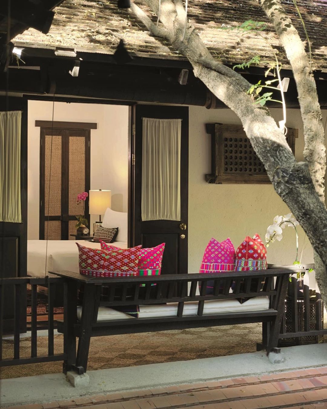 Chiang Mai-TAMARIND VILLAGE Hotel in Chiang Mai Ancient City, flowers bloom in every corner