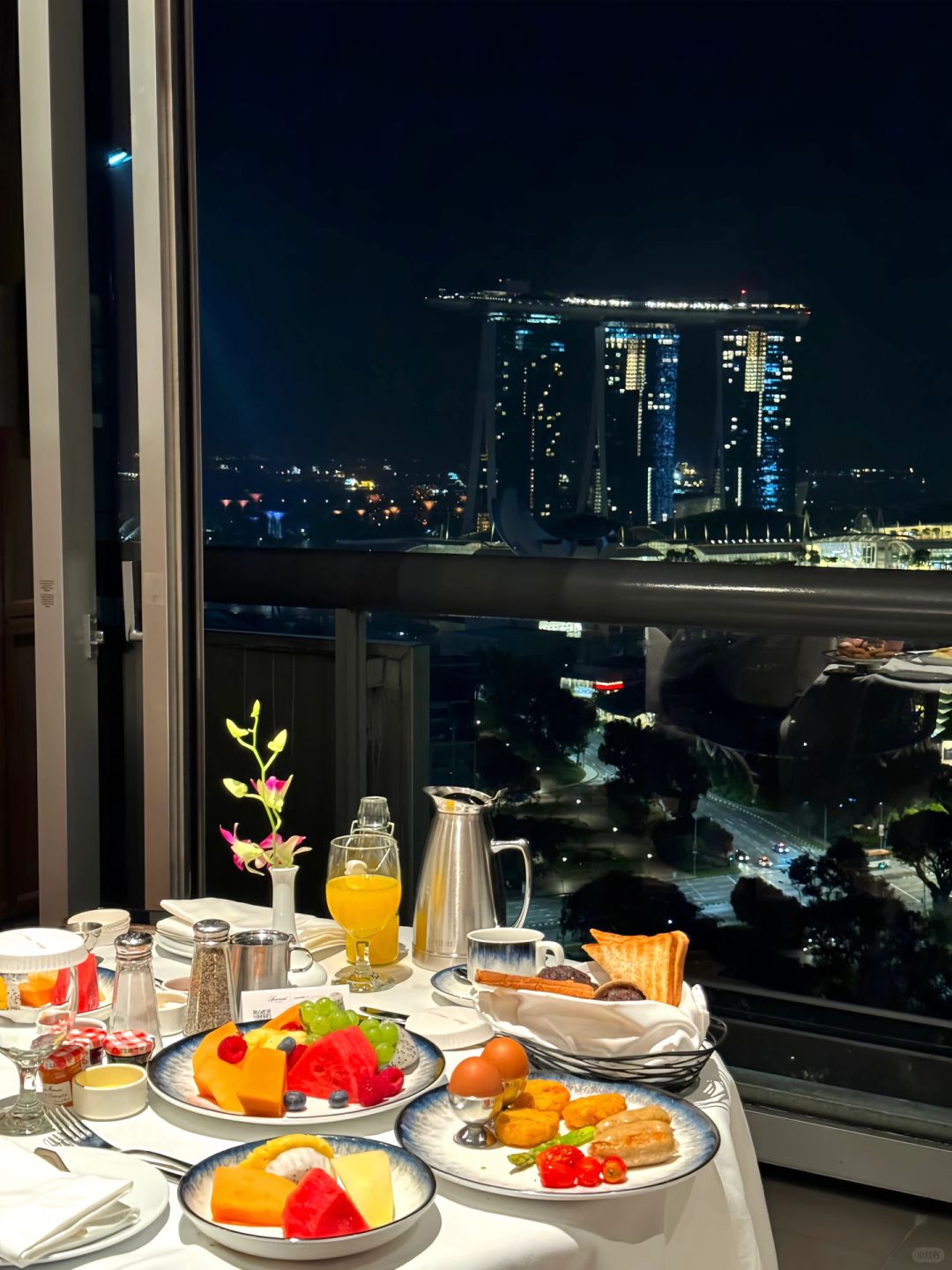 Singapore-Fairmont Singapore, 15 restaurants and bars with a unique style, beautiful view of Marina Bay