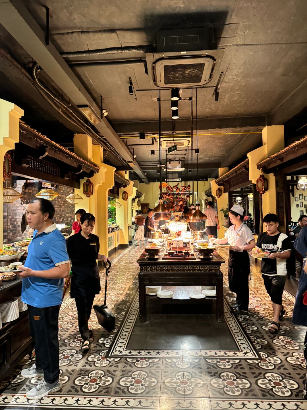 Hanoi-After five years, I returned to Hanoi Lotus Restaurant to taste authentic Vietnamese food