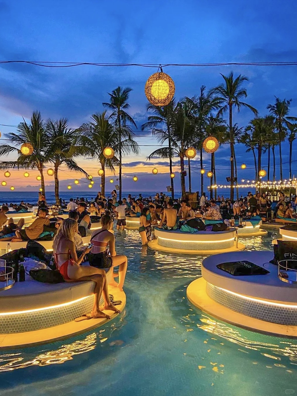 Bali-Bali Finns, the most carnival beach club, has a super large pool area and three restaurants