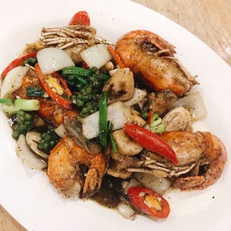 Hua Hin-Ko Seafood Restaurant in Hua Hin, taste black pepper shrimp, spicy squid, cheese lobster