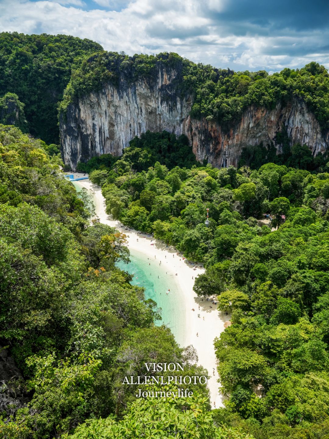 Krabi-Traveling to Krabi, Thailand, the blue sea, blue sky and dreamy sunset really feasted my eyes