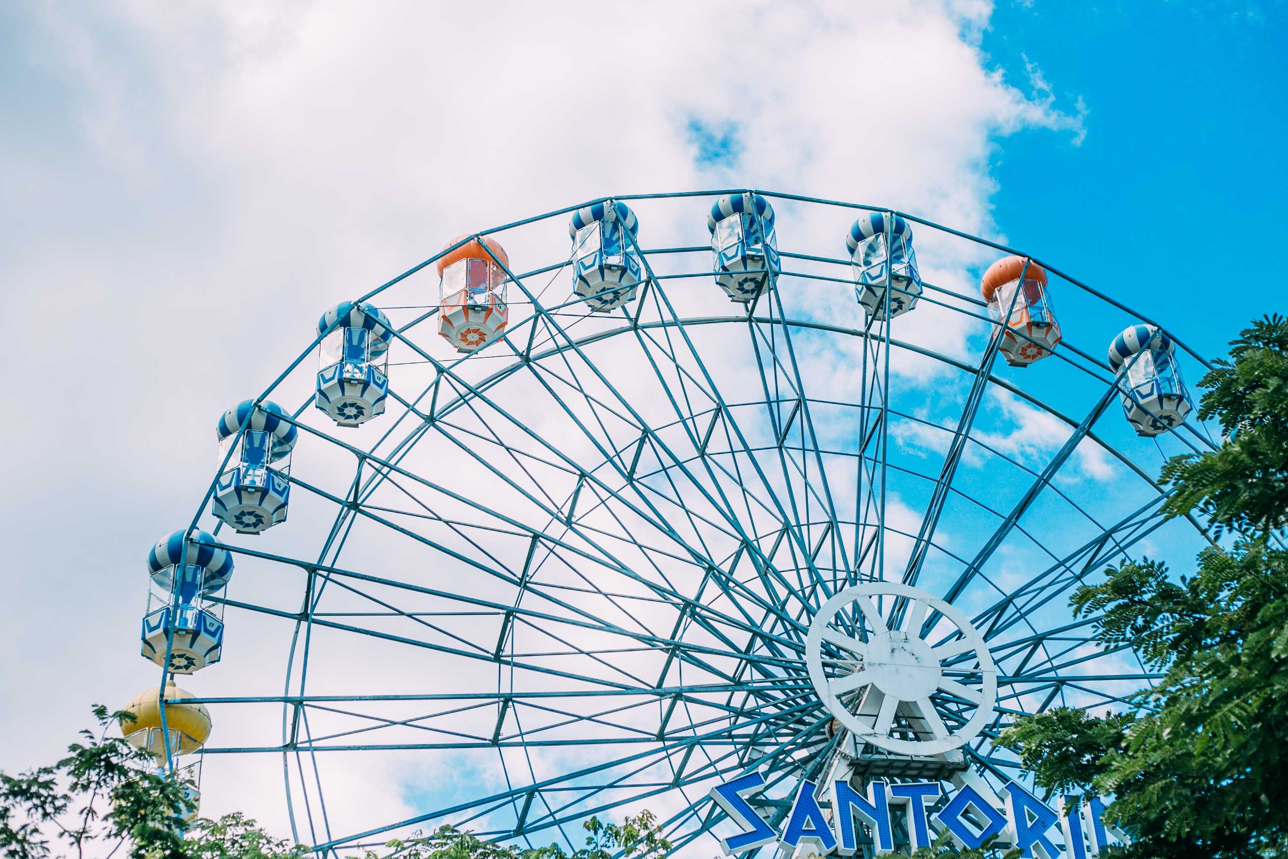 Hua Hin-Santorini Park in Hua Hin🧡 is a themed amusement park with a blue and white house as its theme.