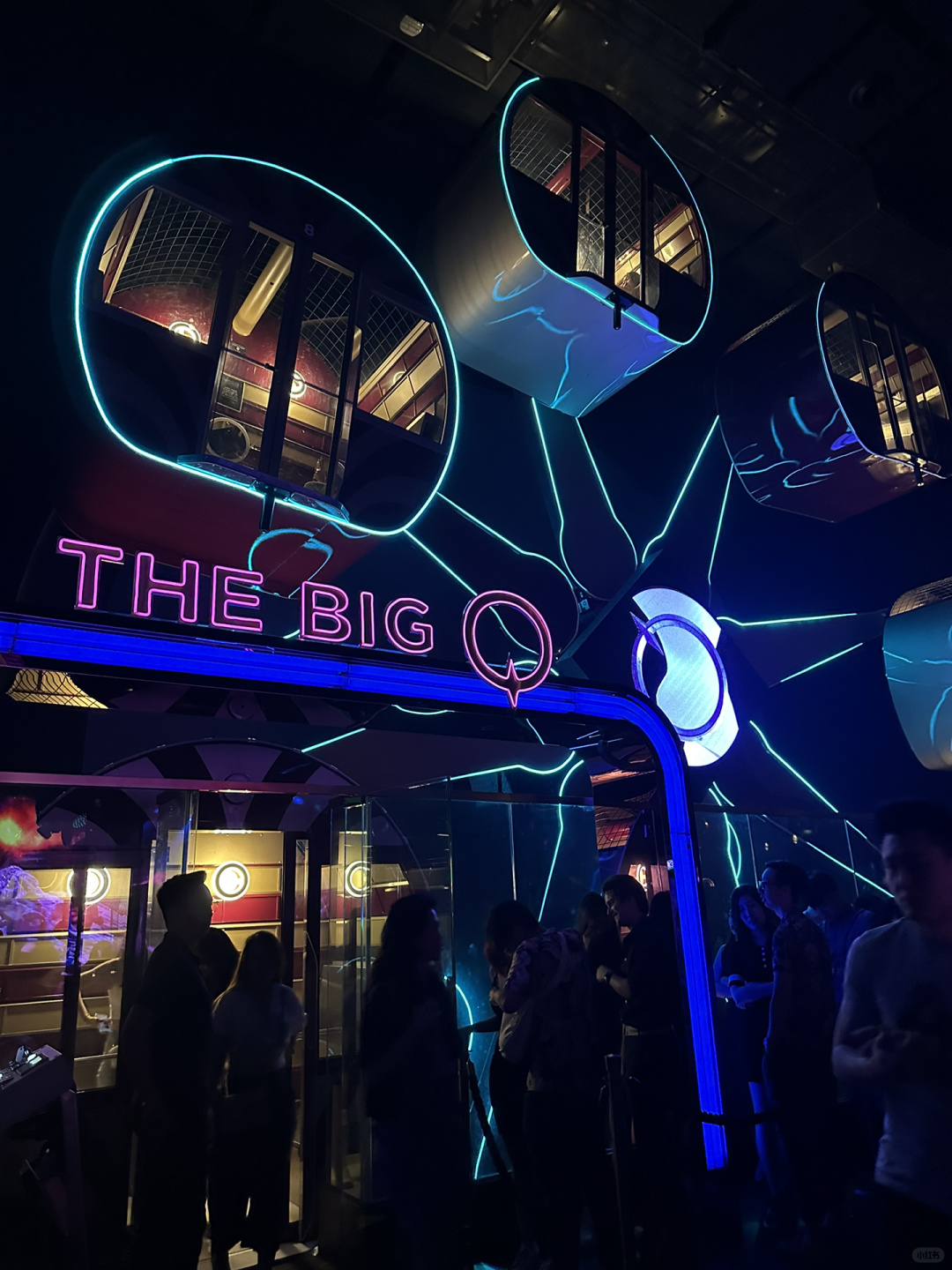 Singapore-Singapore's Marquee nightclub not only has Ferris wheel, but also a three-story rotating slide