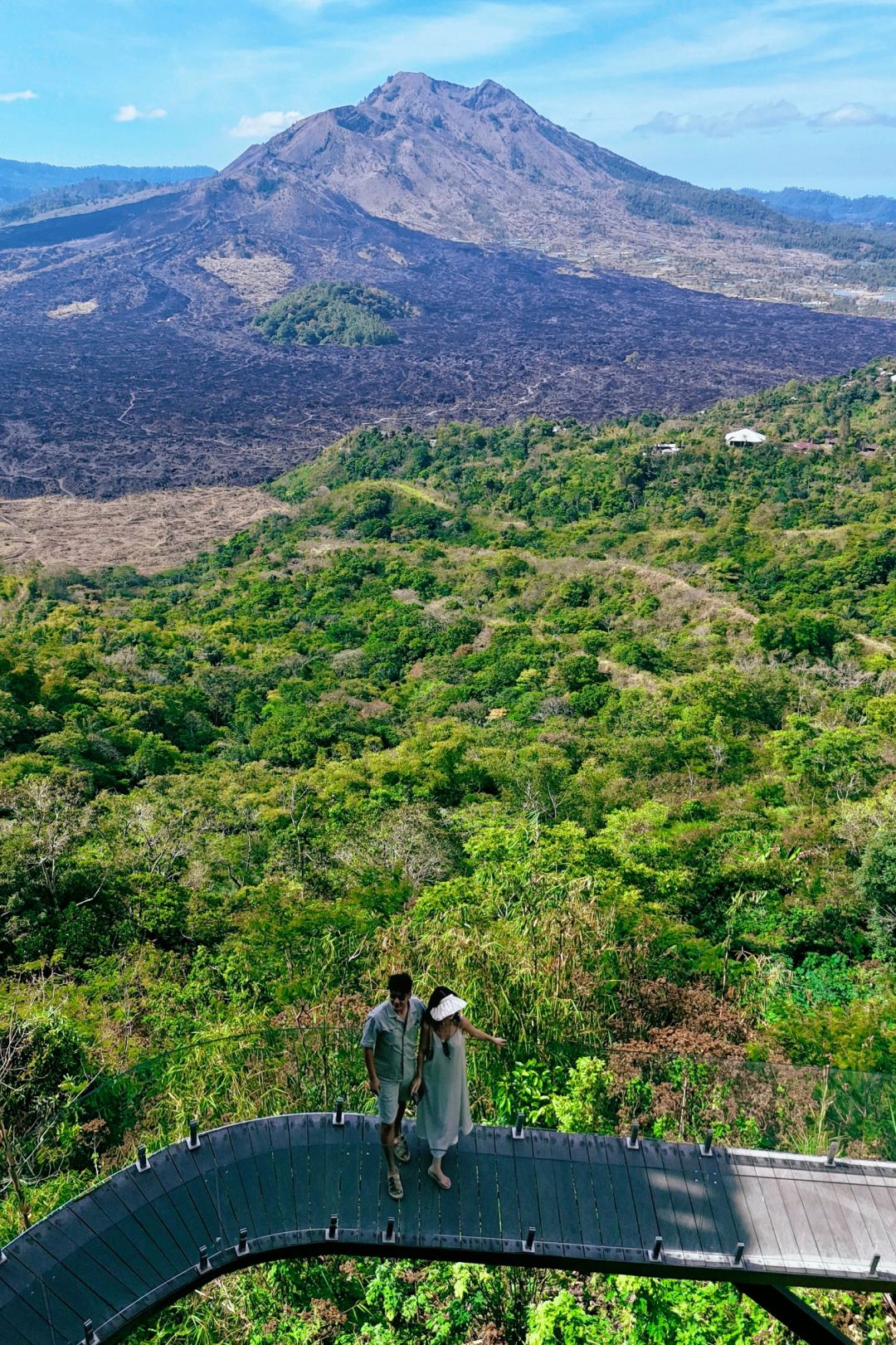 Bali-Montana Del Cafe, Akasa Specialty Coffee, Paperhills Cafe. View of Bali's Batur volcano lake