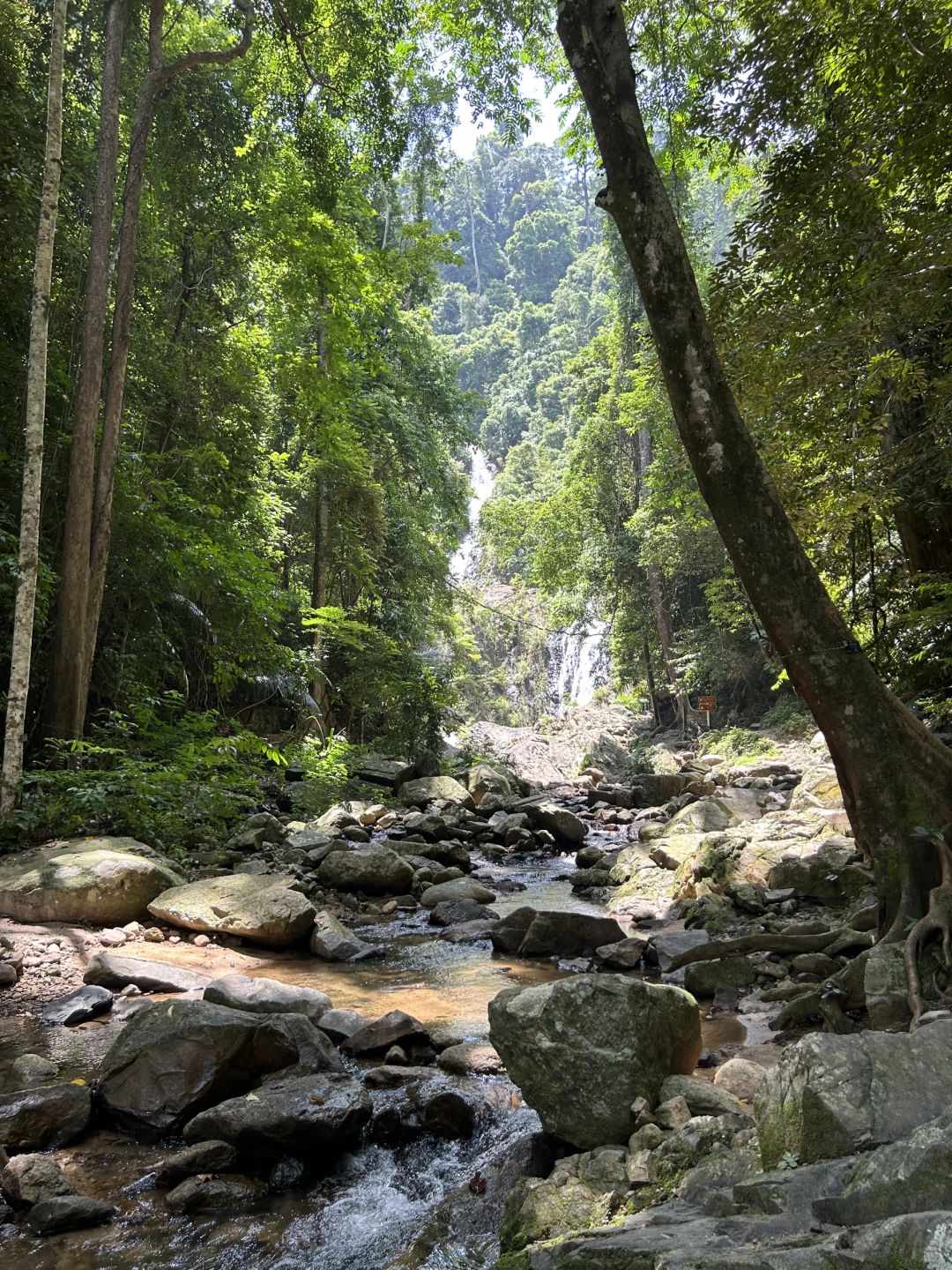 Krabi-Krabi Island in Thailand, not only island hopping and rock climbing, but also outdoor adventures