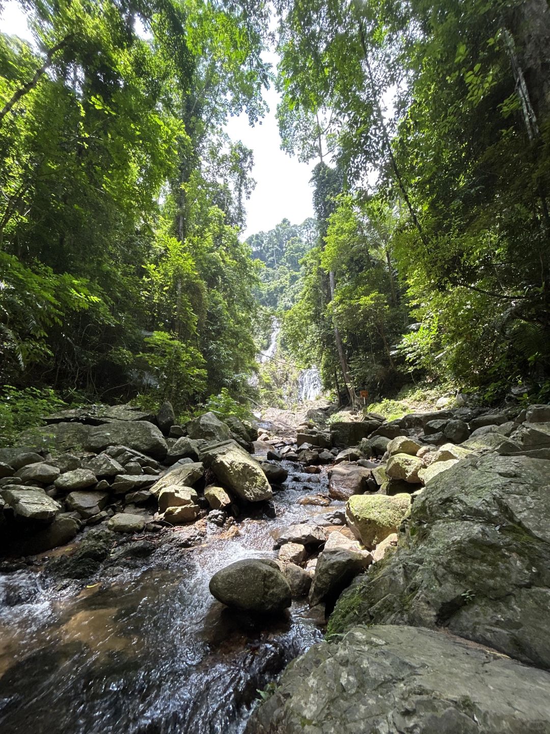 Krabi-Krabi Island in Thailand, not only island hopping and rock climbing, but also outdoor adventures