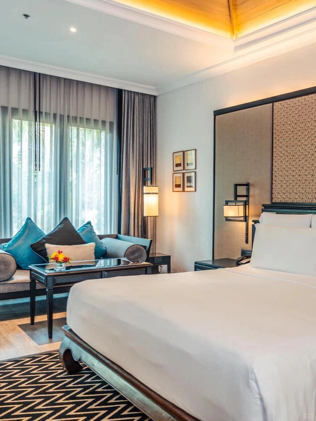 Pattaya-InterContinental Pattaya combines traditional Thai elements with modern oriental elements