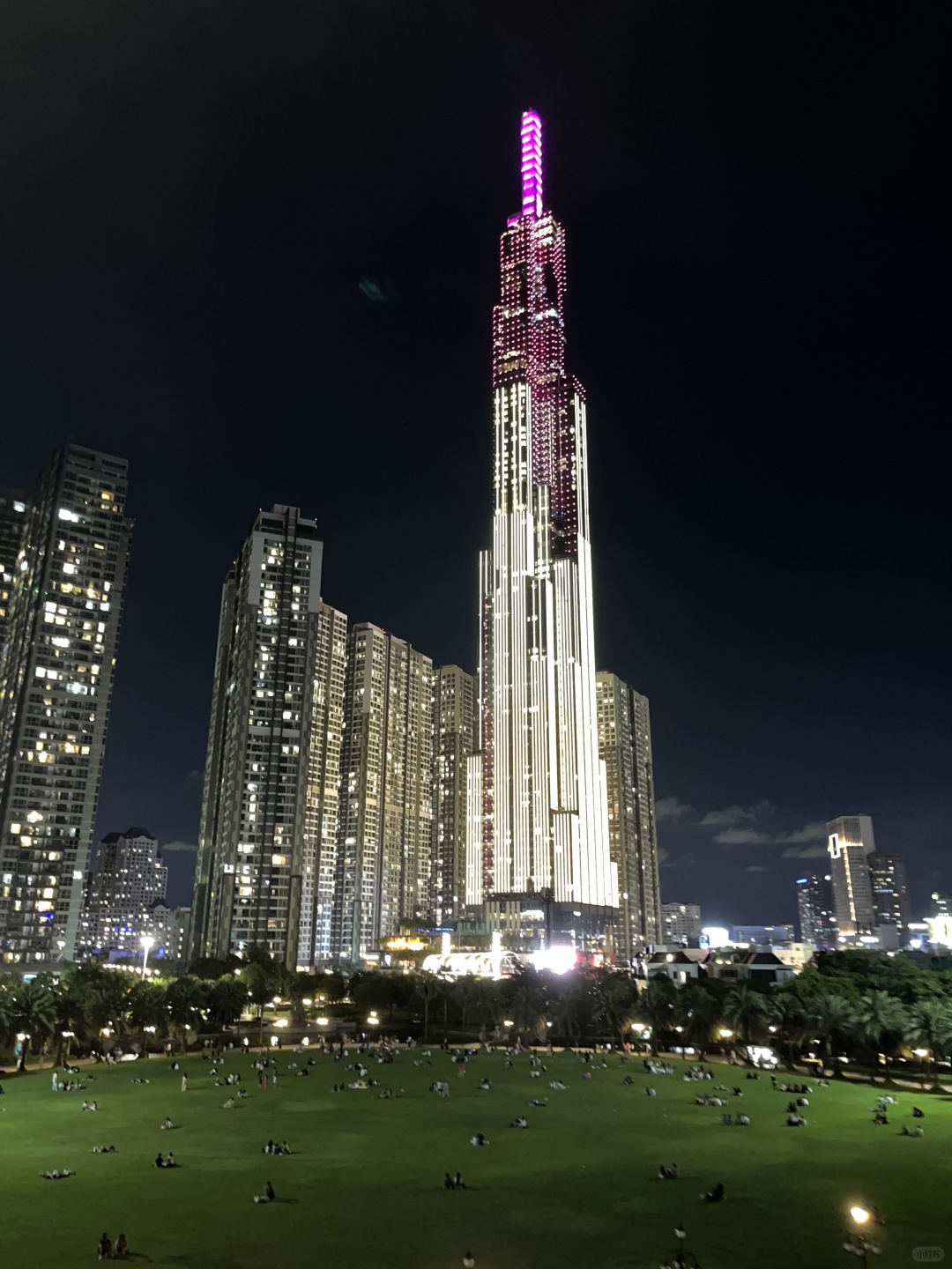 Ho Chi Minh-Landmark 81 Park, where many young people perform live, have picnics, and sing songs