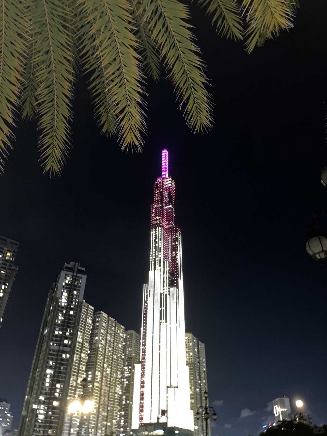 Ho Chi Minh-Landmark 81 Park, where many young people perform live, have picnics, and sing songs