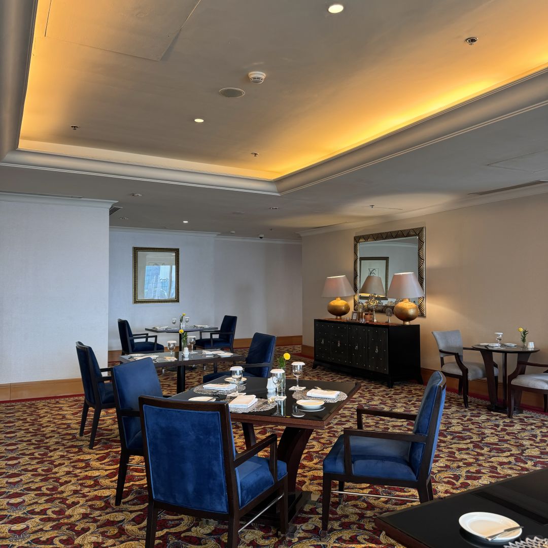 Jakarta-Ritz-Carlton Hotel Mega Kuningan, check-in 3 hours early, free lounge and buffet dinner