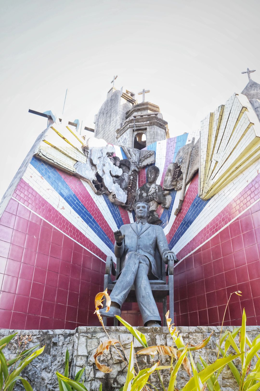 Cebu-Cebu Heritage Monument (Parian Monument), 🤝the centerpiece of Parian Park