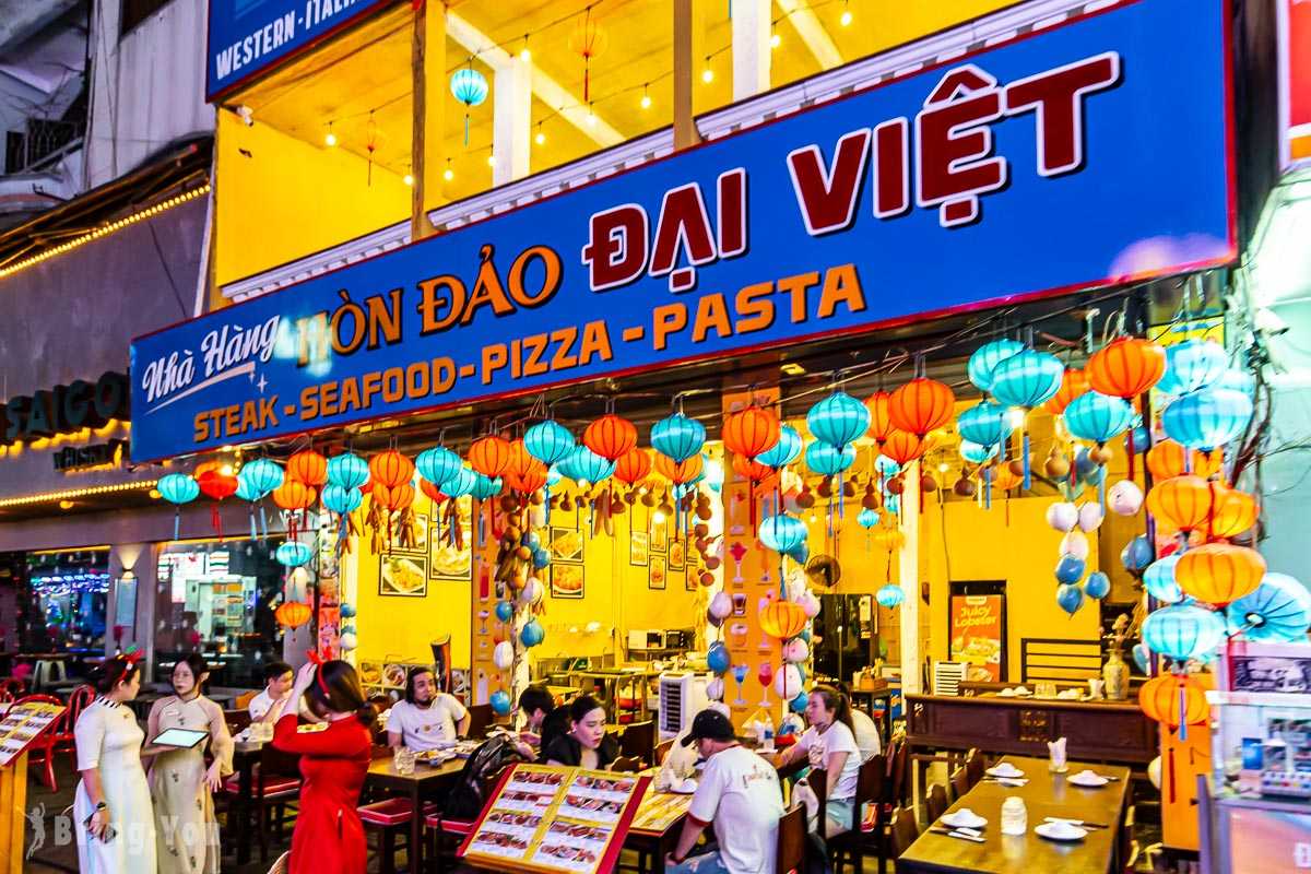 Ho Chi Minh-Guide to Pham Ngu Lao Street: Food, massage, bars, hot girls, and super decadent nightlife