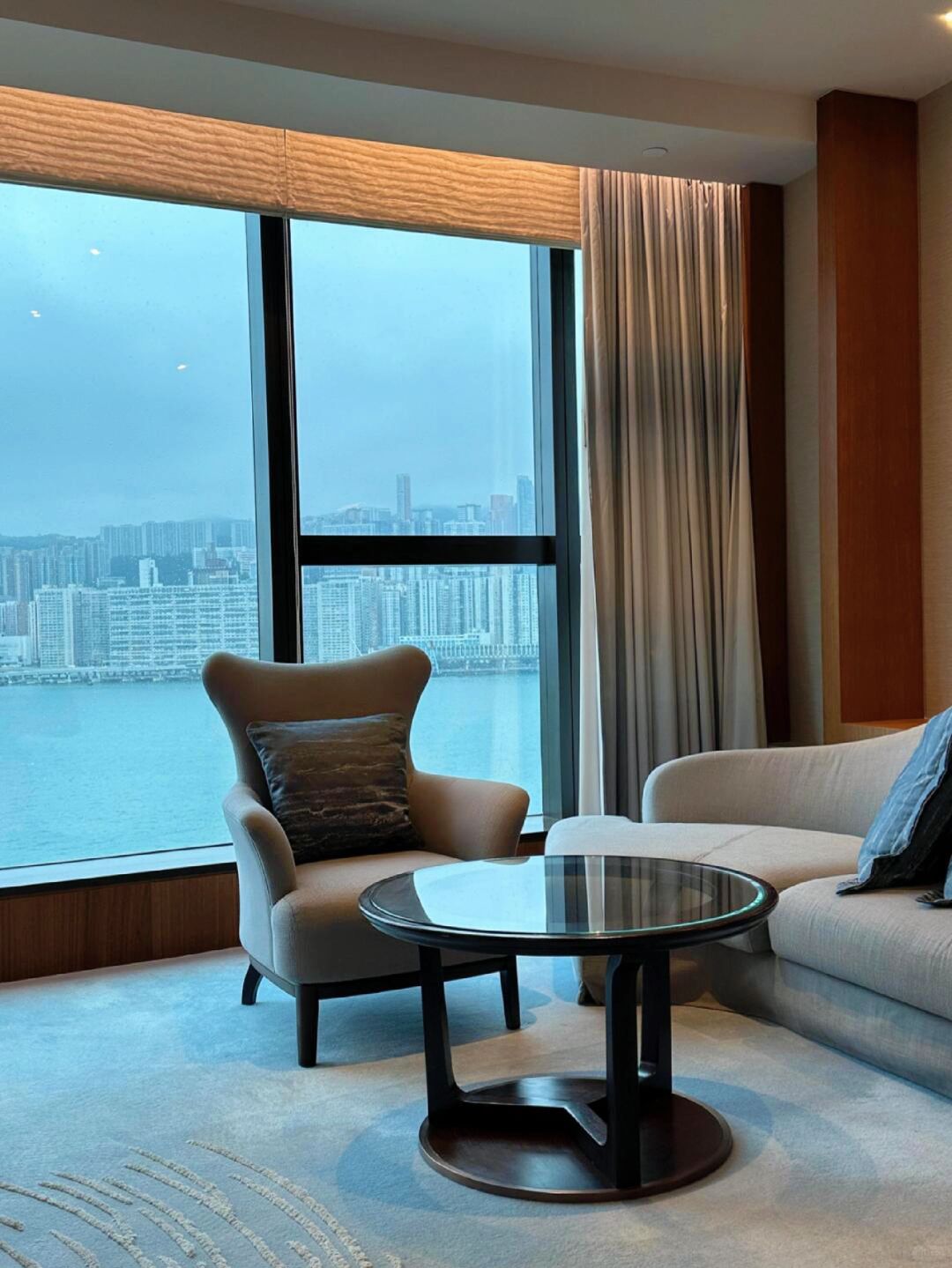 Hong kong-Kerry Hotel Hong Kong, Hung Hom, overlooking Victoria Harbour and the city skyline