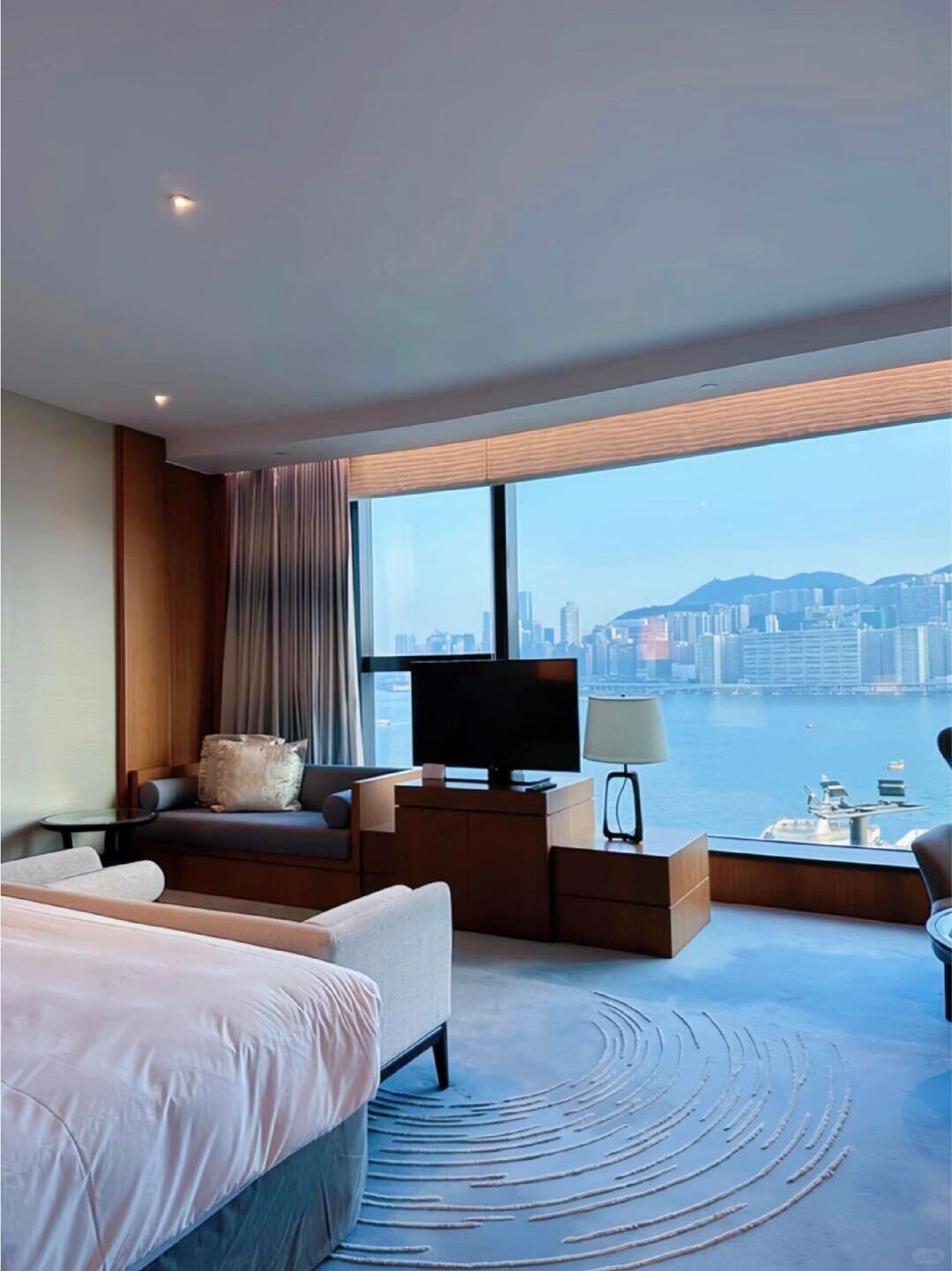 Hong kong-Kerry Hotel Hong Kong, Hung Hom, overlooking Victoria Harbour and the city skyline