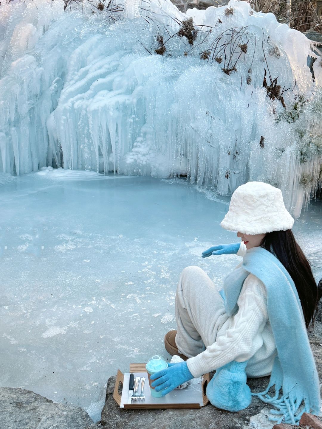 Seoul-Korea's Frozen, 🧊A spectacular snow and ice waterfall in the suburbs of Seoul