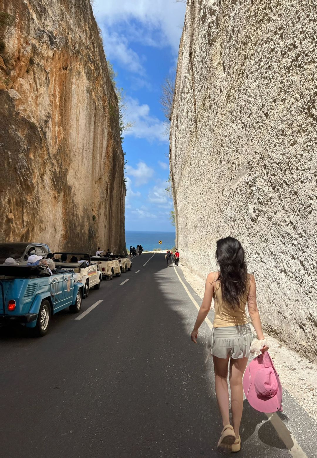 Bali-The last day in Bali, 📖guide to hiking on the cliff road. Rent a motorbike and ride around