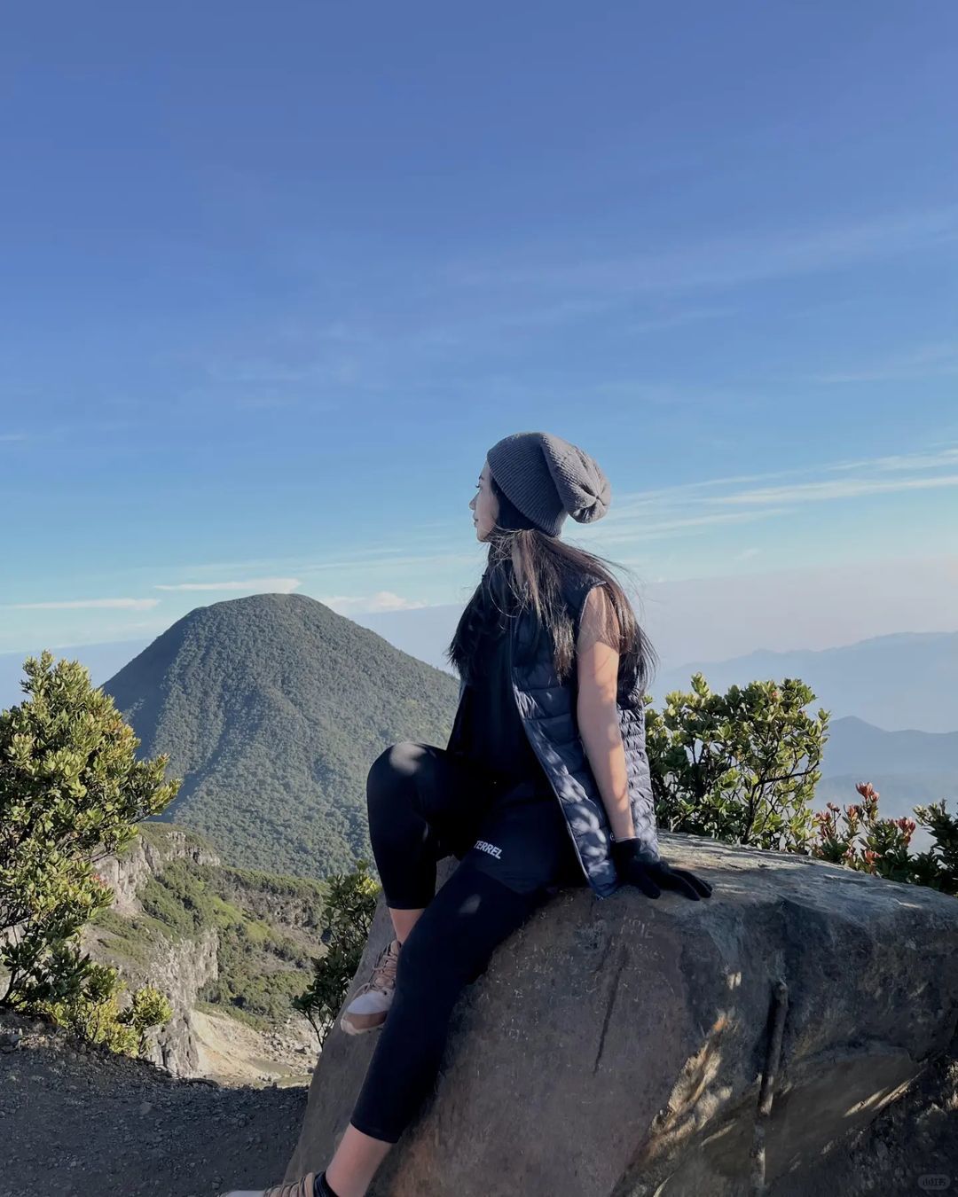 Jakarta-Hike to Mount Gede in West Java🌋, Jakarta, Indonesia, home to a variety of local wildlife