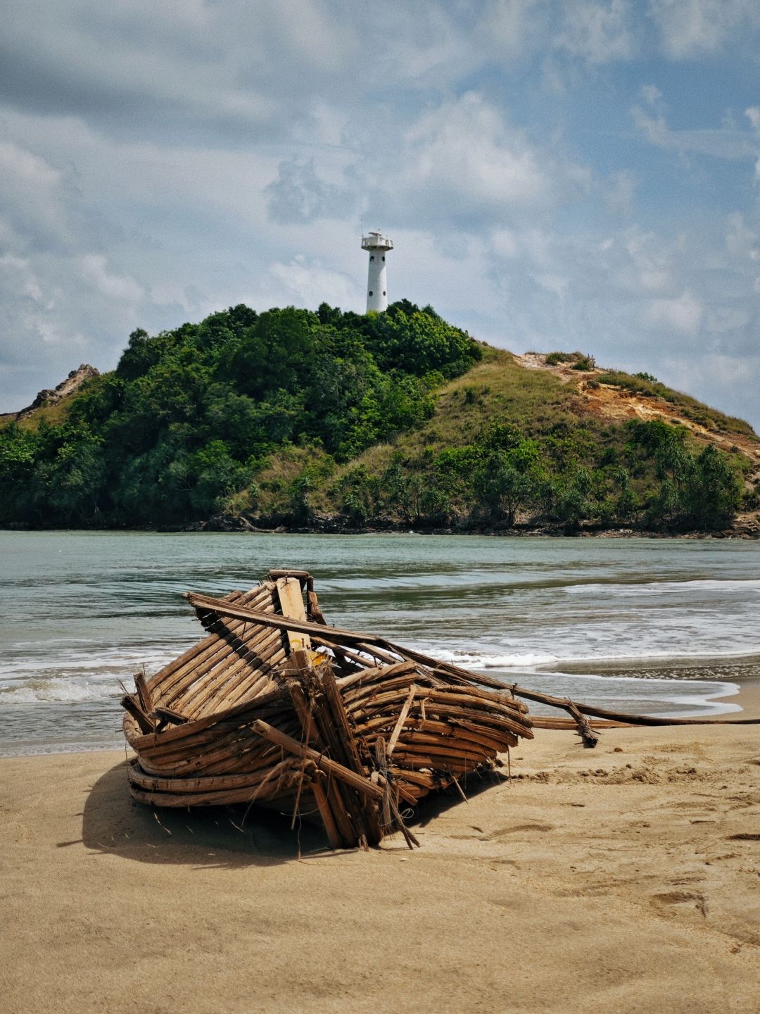 Krabi-Visit Mu Koh Lanta National Park on Krabi Island and see the happy life of lizards and monkeys