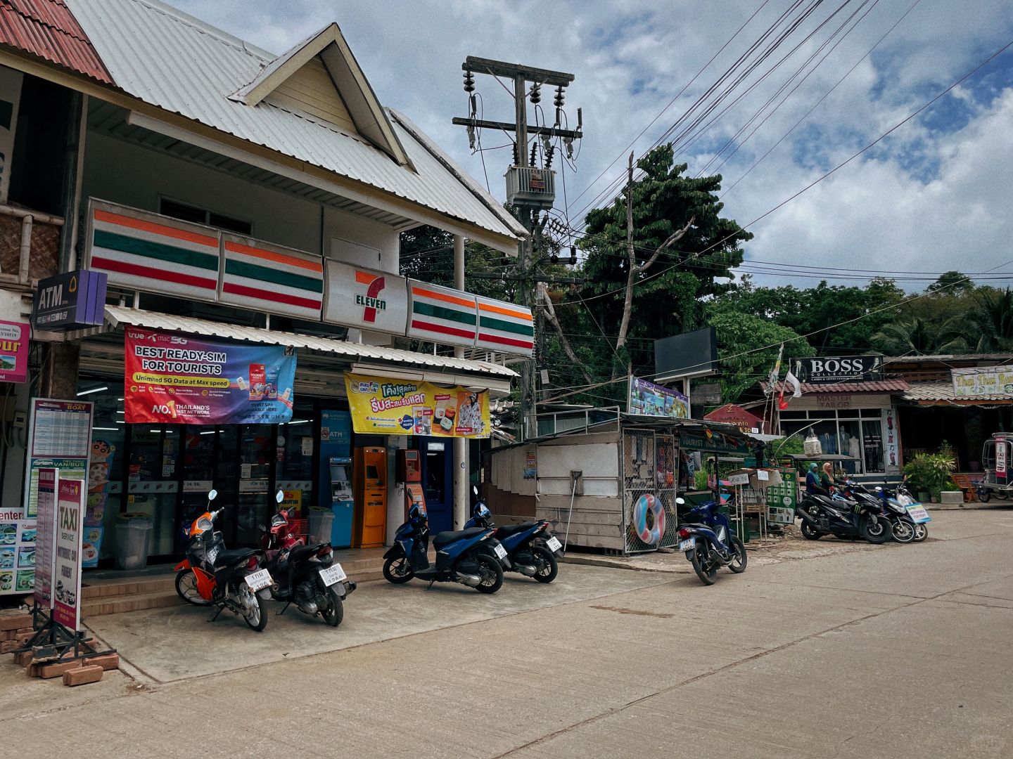 Krabi-Visit Mu Koh Lanta National Park on Krabi Island and see the happy life of lizards and monkeys