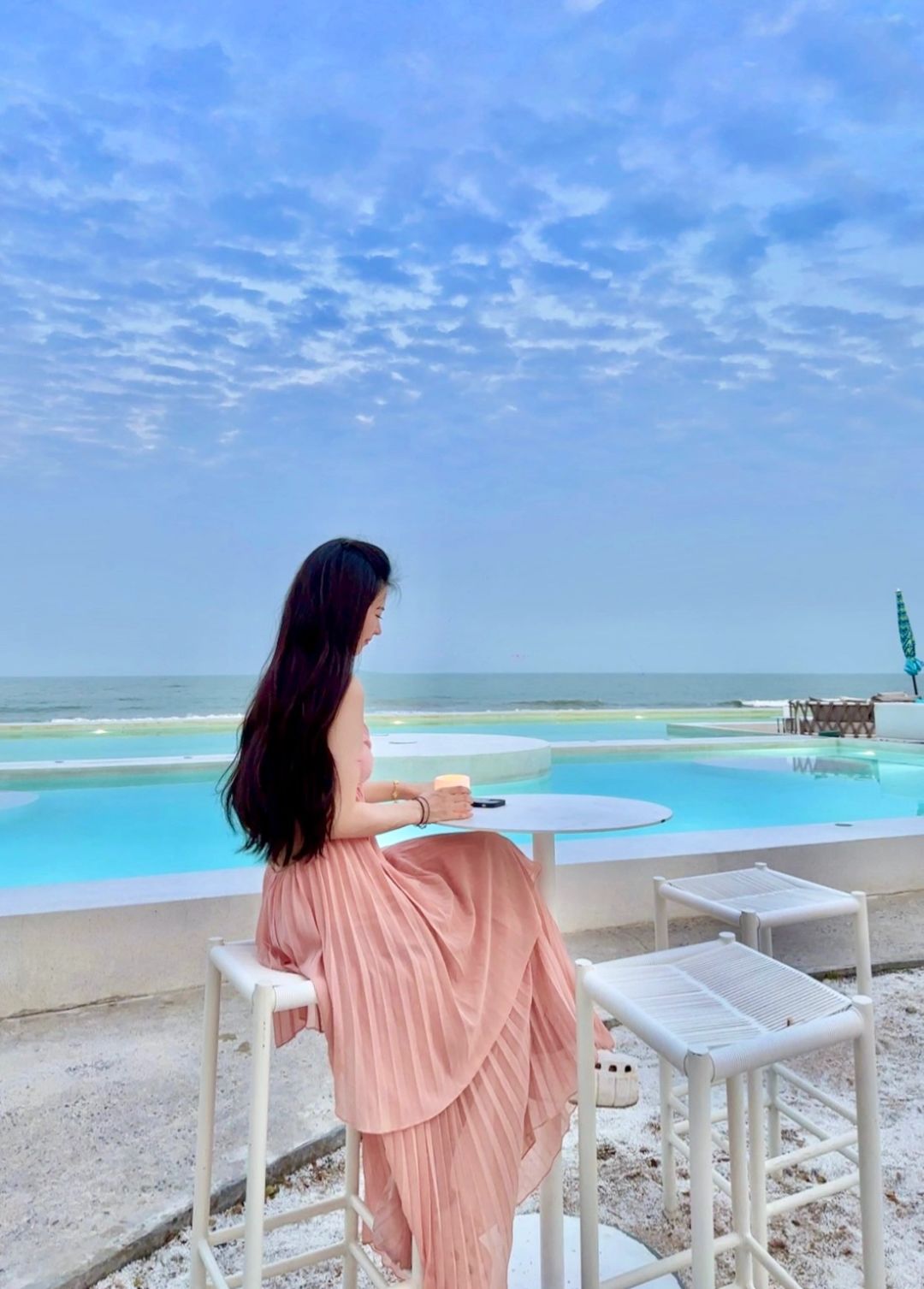 Hua Hin-Sundance Dayclub, Hua Hin's beachfront pool restaurant, offers afternoon tea and dinner