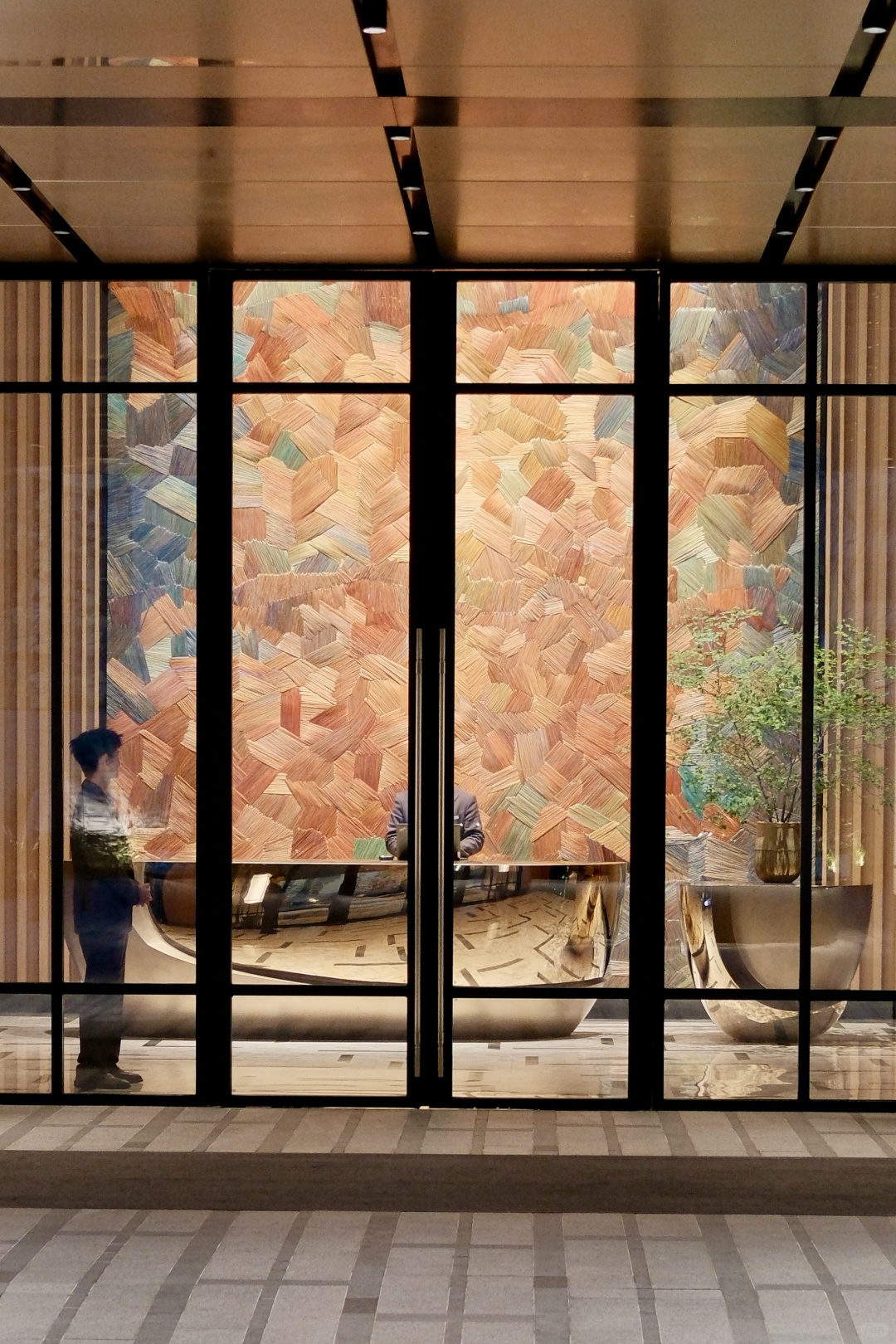 Hunan-Changsha Park Hyatt Hotel, a stylish and luxurious mansion, also has a taste in the selection of artworks