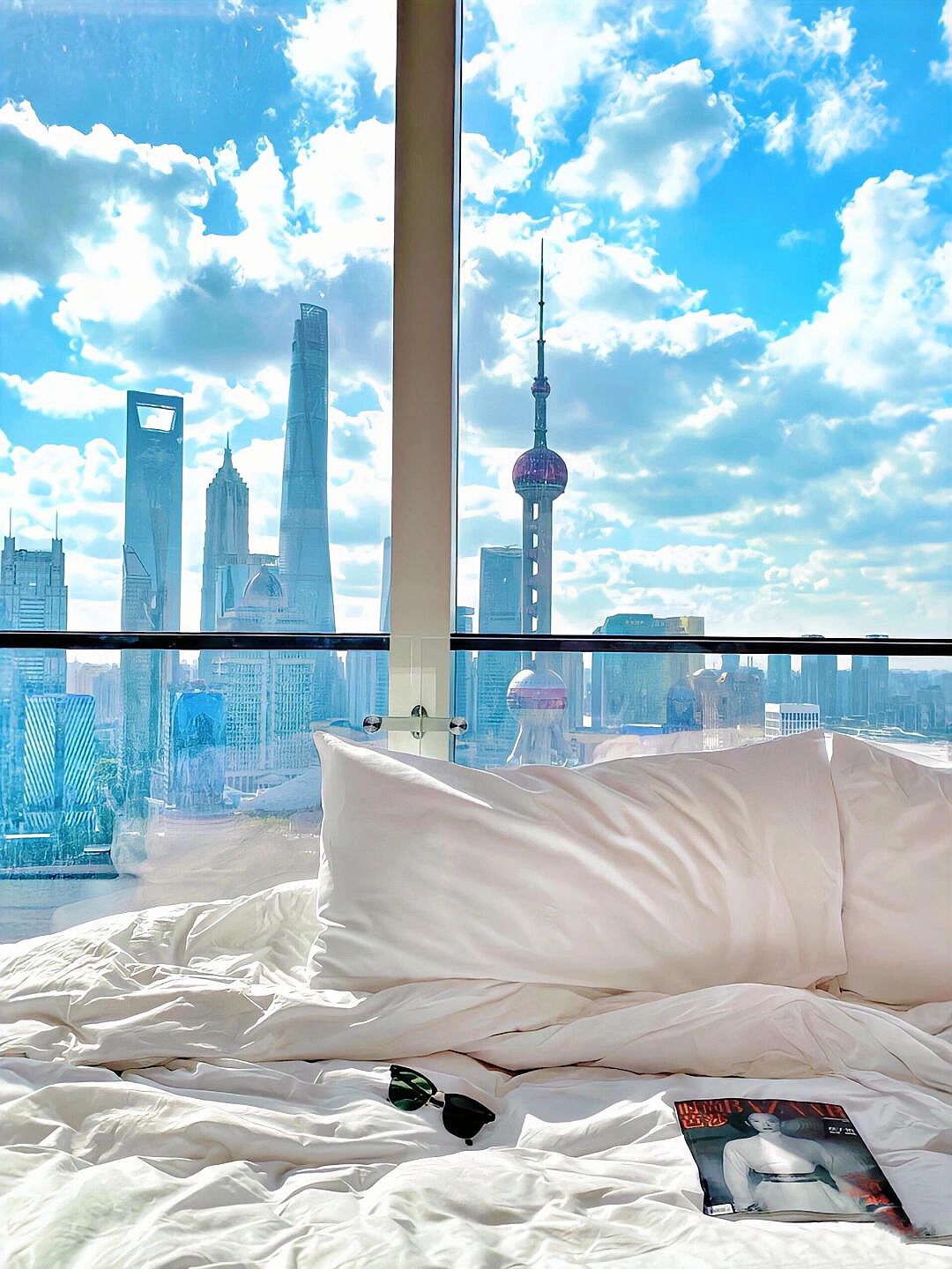 Jiangsu/Zhejiang/Shanghai-The W Hotel on the Bund in Shanghai, located near the Huangpu River, boasts unparalleled beautiful scenery