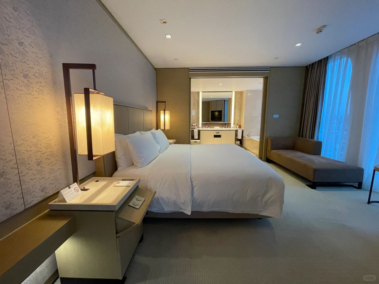 Beijing/Tianjin-Conrad Beijing hotel offers the best service in Beijing and allows you to enjoy the feeling of home!