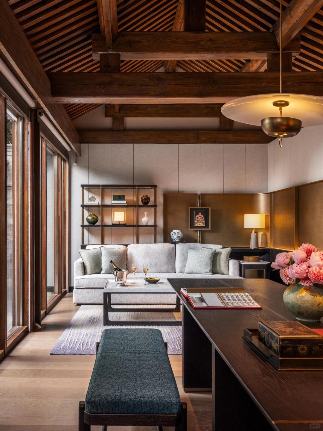 Beijing/Tianjin-Beijing Qianmen Mandarin Oriental Hotel, gathers the creativity of global design masters, perfectly integrating Eastern aesthetics with contemporary luxury styles.