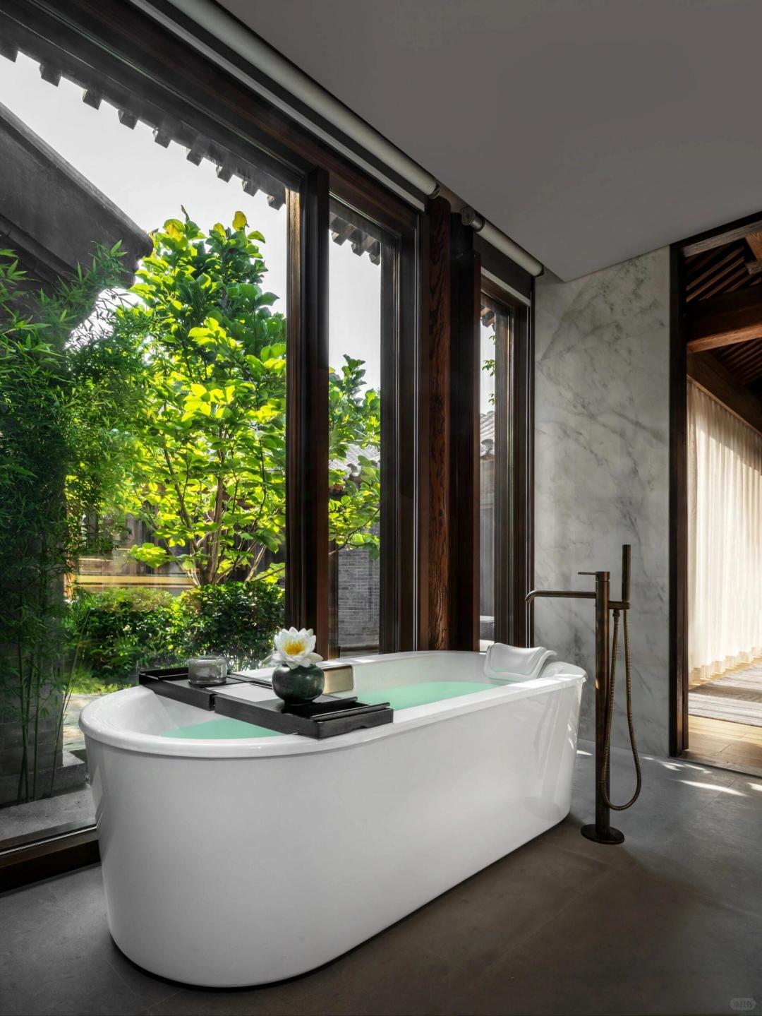 Beijing/Tianjin-Beijing Qianmen Mandarin Oriental Hotel, gathers the creativity of global design masters, perfectly integrating Eastern aesthetics with contemporary luxury styles.