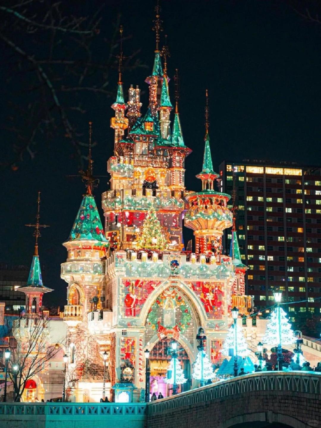 Seoul-Christmas travel in Seoul, Lotte World and COEX Starfield Library are not to be missed