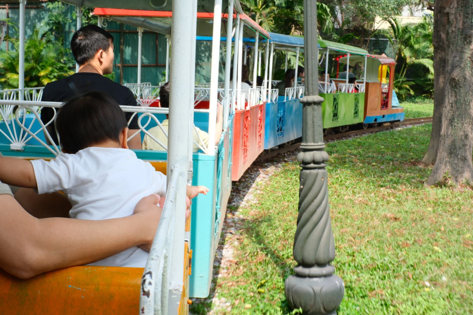 Hanoi-Hanoi Reunification Park❤️, play carousel, roller coaster and take a train around the lake