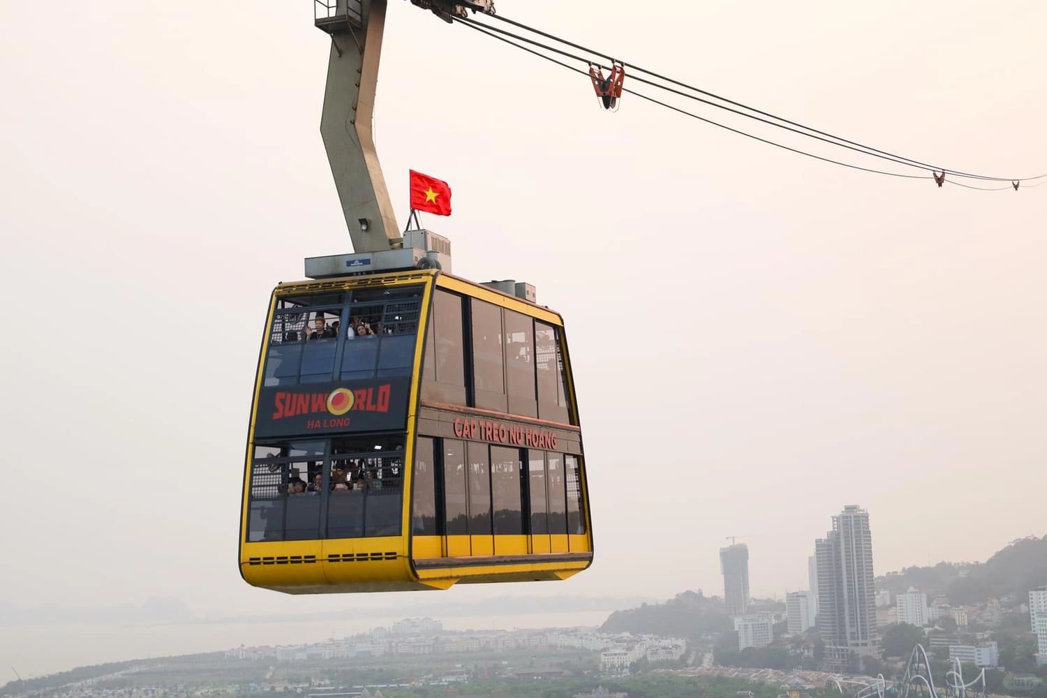 Ho Chi Minh-SunWorld HL, the world's largest double-decker cable car, is located in Halong Bay, Hanoi