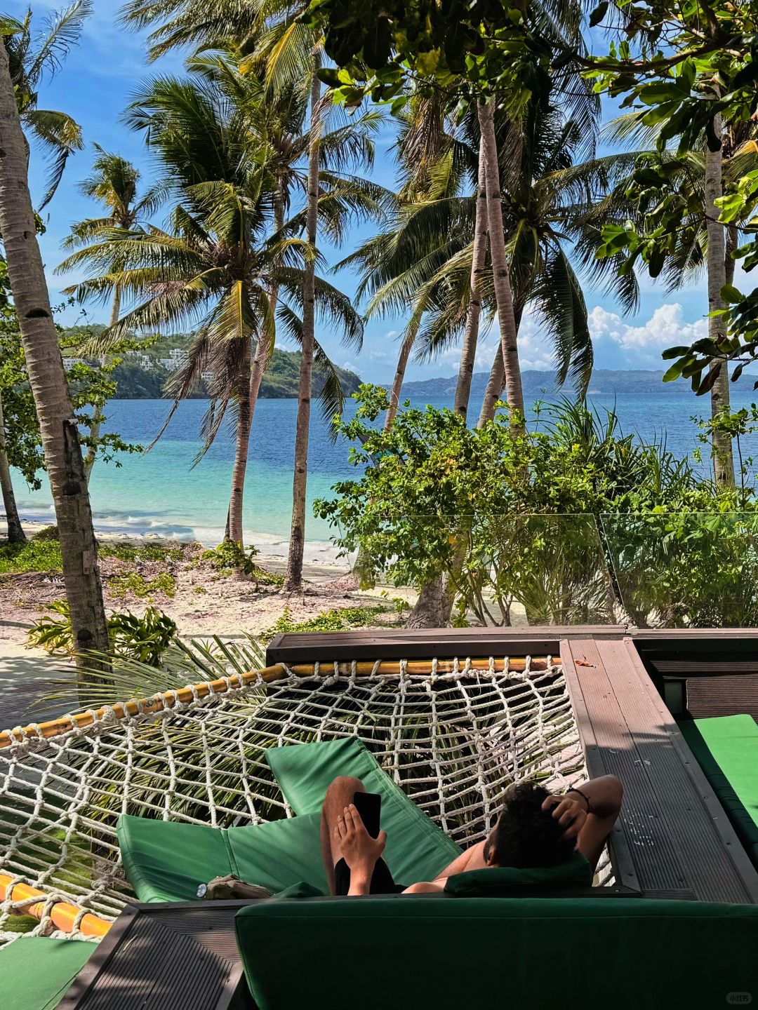 Boracay-Calma Cafe, a seaside cafe in Boracay, where you can lie in a hammock and bask in the sun