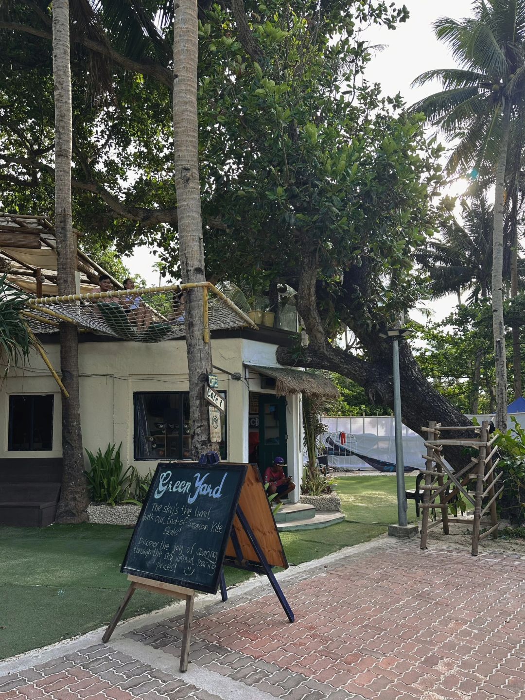 Boracay-Calma Cafe, a seaside cafe in Boracay, where you can lie in a hammock and bask in the sun