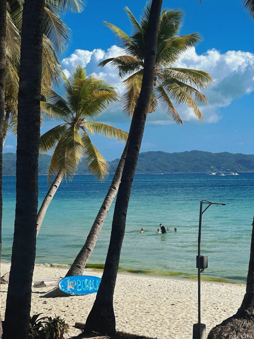 Boracay-Calma Cafe, a seaside cafe in Boracay, where you can lie in a hammock and bask in the sun