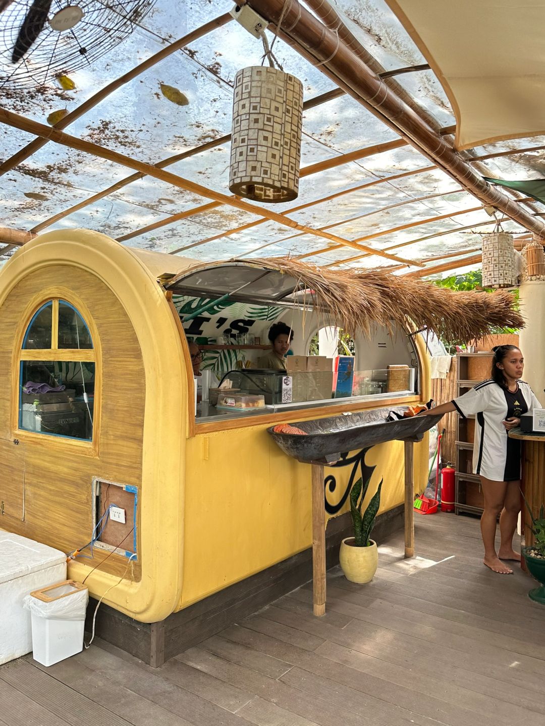 Boracay-Calma Cafe, a seaside cafe in Boracay, where you can lie in a hammock and bask in the sun