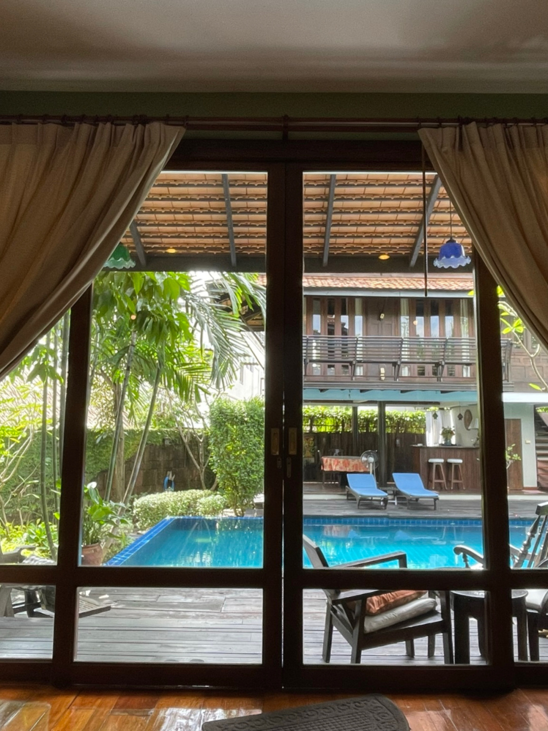 Bangkok-Quite natural thai poolside suite onnut, the most satisfying B&B hotel for traveling and staying in Bangkok