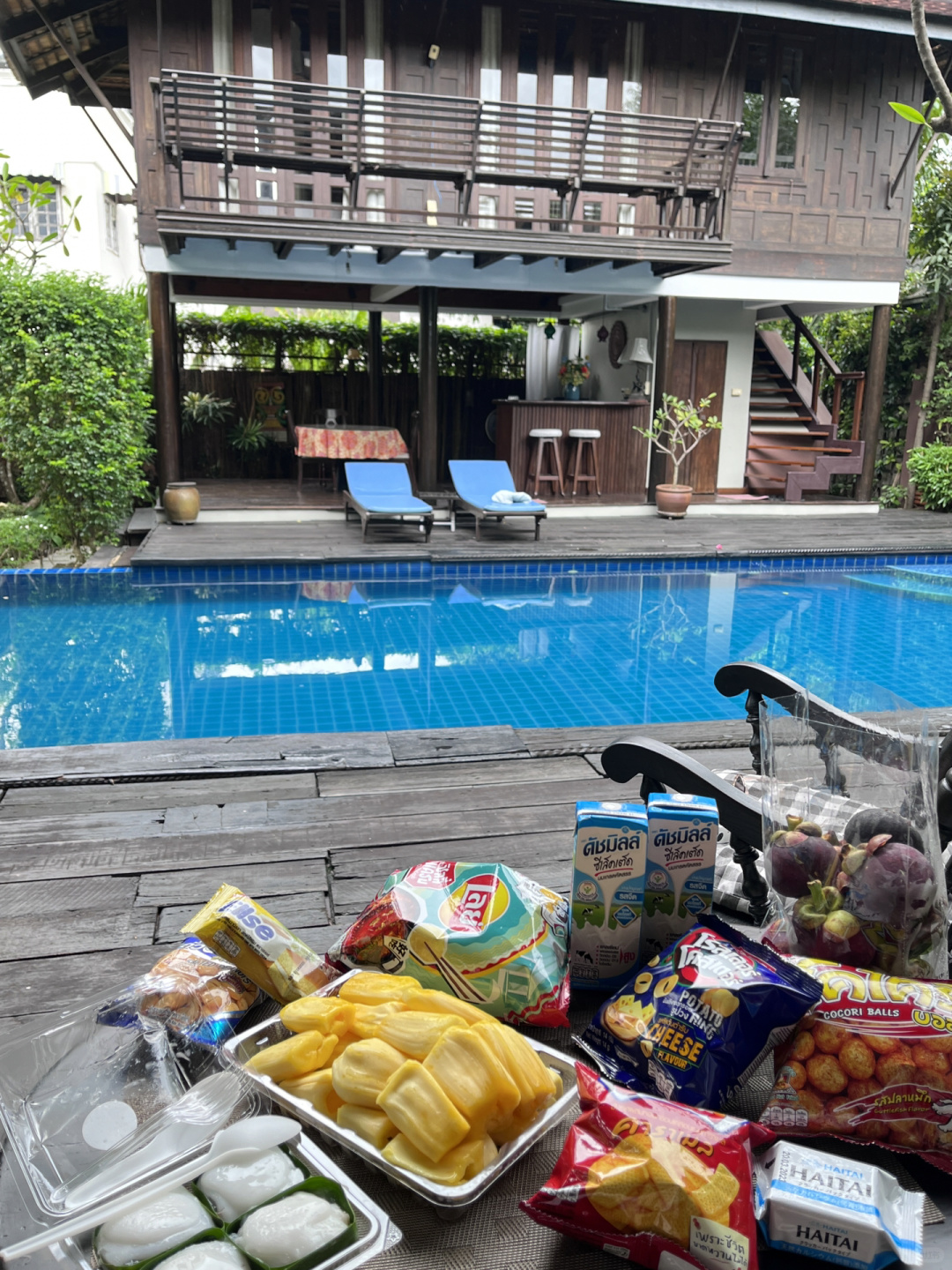 Bangkok-Quite natural thai poolside suite onnut, the most satisfying B&B hotel for traveling and staying in Bangkok